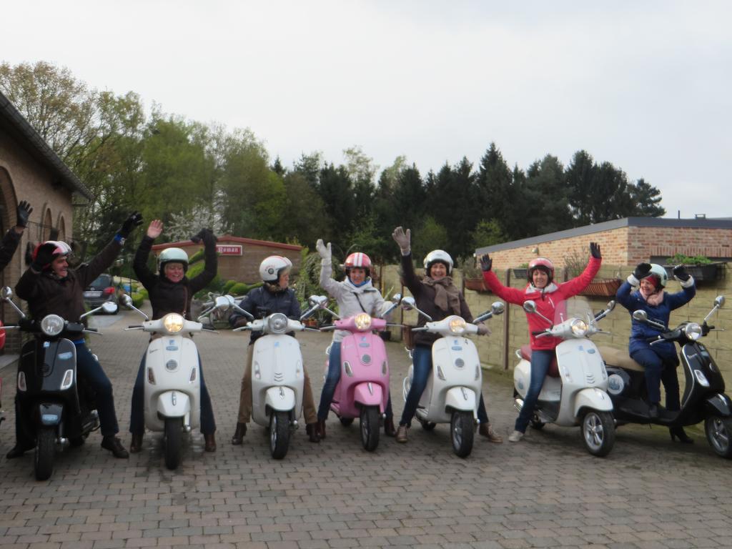 Bed & Breakfast Casa & Vakantiewoning Voor 1 Pers Tot Max 32 Personen Zonhoven